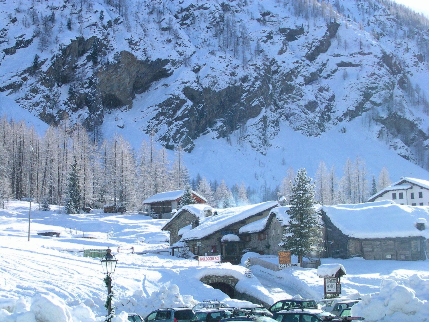 Hotel Restaurant La Barme Cogne Bagian luar foto