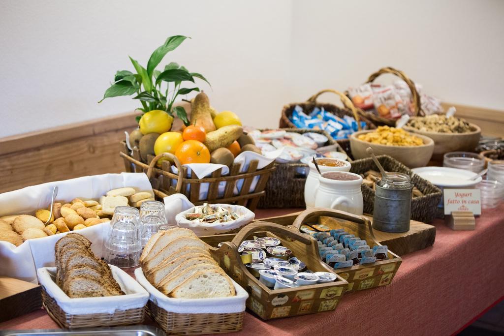 Hotel Restaurant La Barme Cogne Bagian luar foto