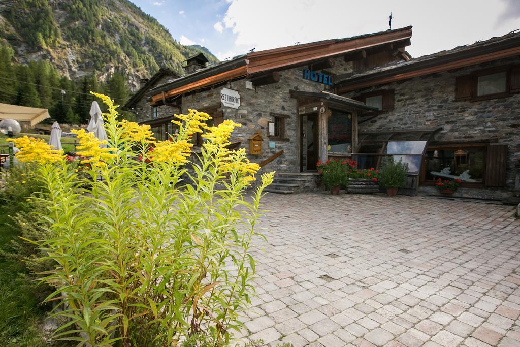 Hotel Restaurant La Barme Cogne Bagian luar foto