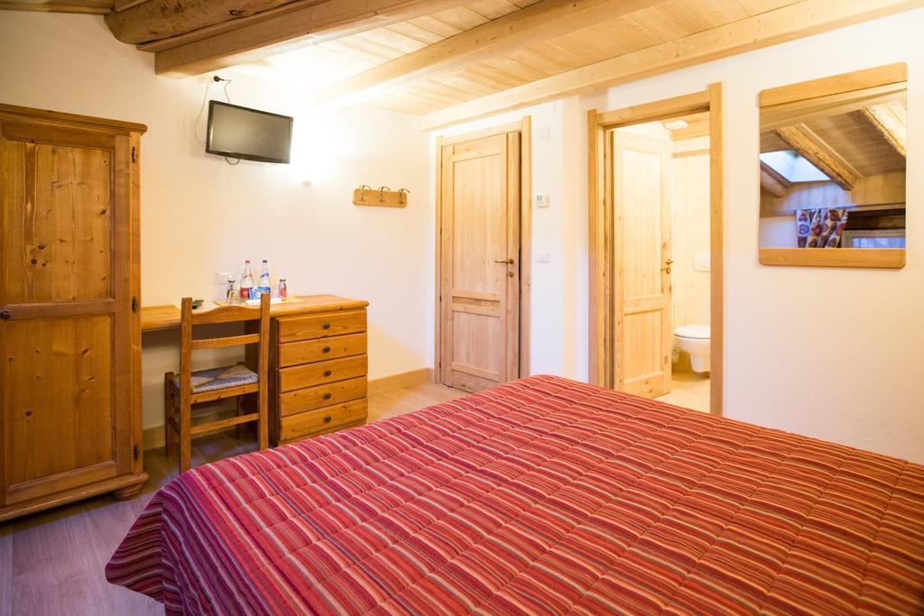 Hotel Restaurant La Barme Cogne Bagian luar foto