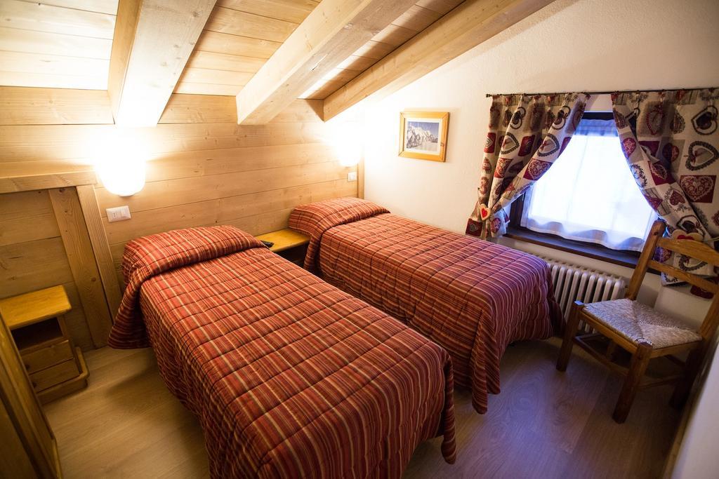 Hotel Restaurant La Barme Cogne Bagian luar foto