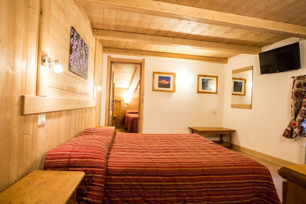 Hotel Restaurant La Barme Cogne Bagian luar foto