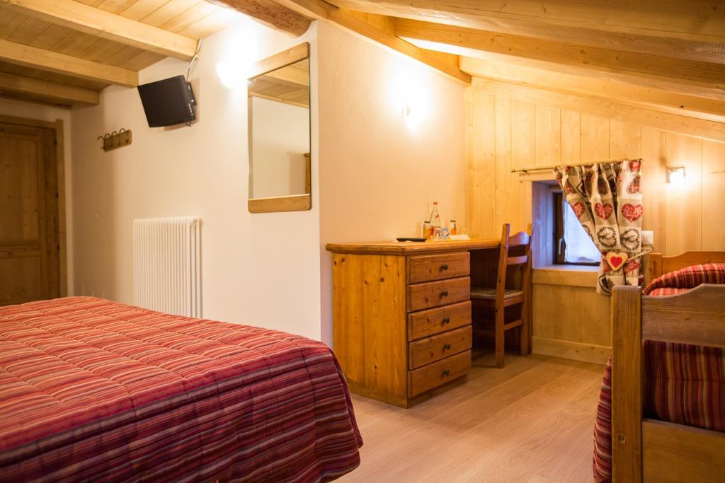 Hotel Restaurant La Barme Cogne Bagian luar foto