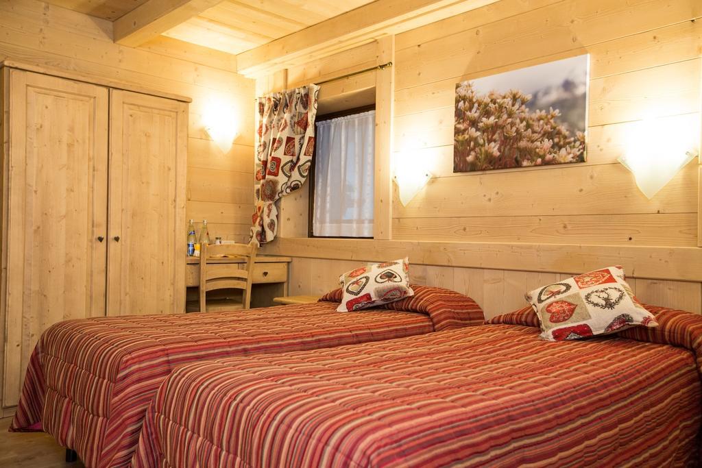 Hotel Restaurant La Barme Cogne Bagian luar foto